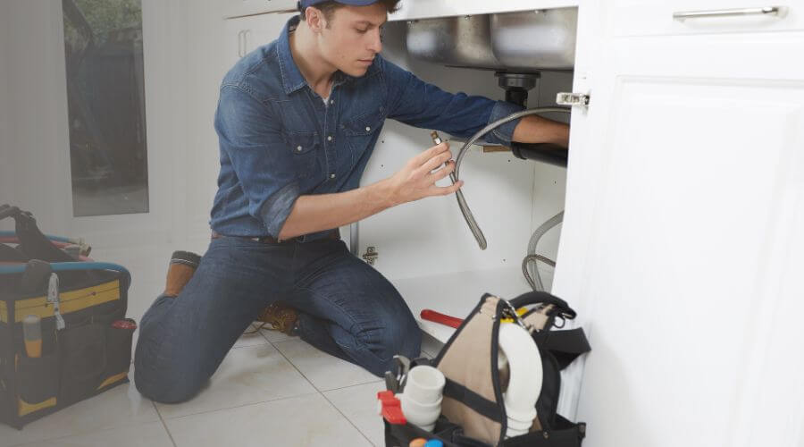 Professional water heater repair in Lakeshore, FL